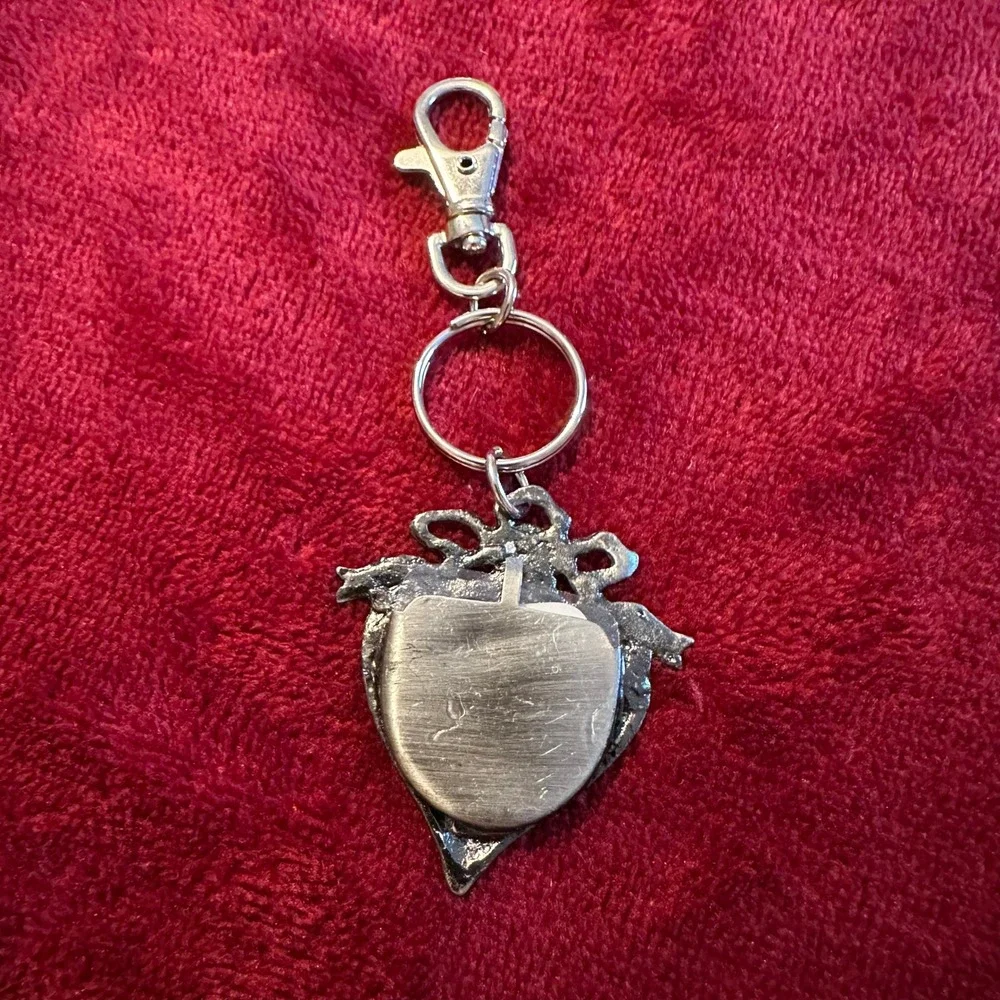 Vintage Style Heart Photo Frame Keychain Silver Tone Pink Rhinestone Bow Rose